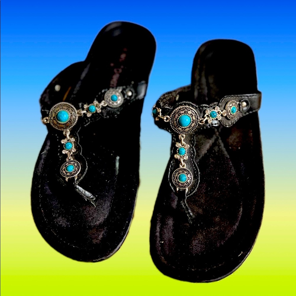 Sandal with slight heel
